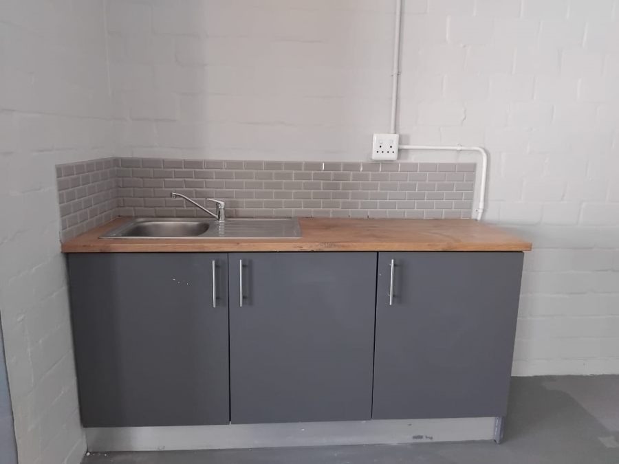 To Let commercial Property for Rent in Middedorp Western Cape